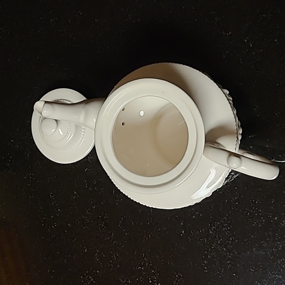 Peppertree Teapot - Picture 5 of 9